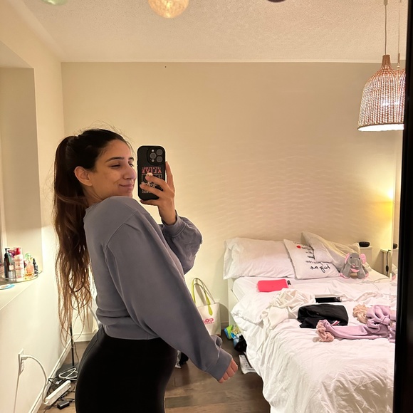 H&M cropped sweatshirt - Picture 1 of 4